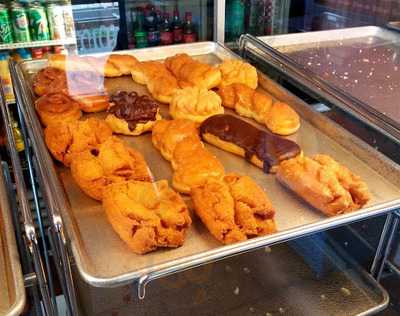 Golden Gate Donuts