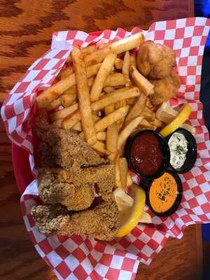 Black Pearl Bar & Grill