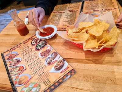 Los Bravos Mexican Restaurant