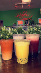 Lola's Frozen Yogurt