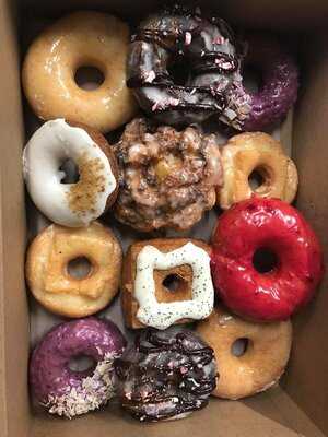 Dipper Donuts