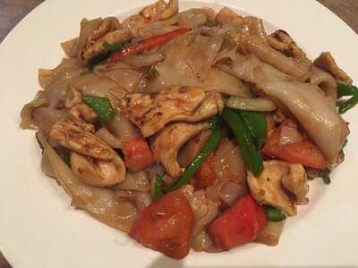 Rien Tong Thai Asian Restaurant & Sushi Bar - Arlington