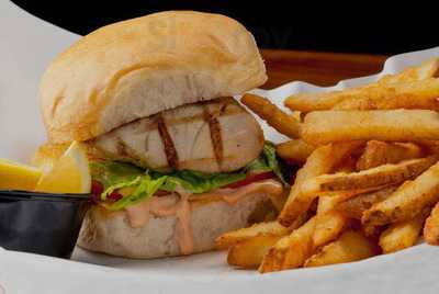 Matthew's Bar & Grill