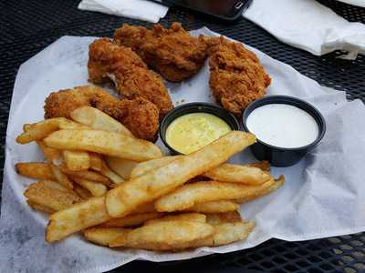 Matthew's Bar & Grill