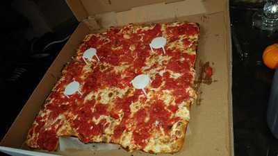 Gino's Pizzeria And Restaurant