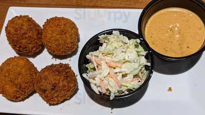 Slawgers - New American Restaurant