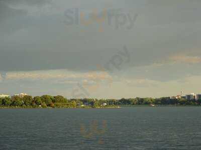 Robert's Riverwalk Bistro