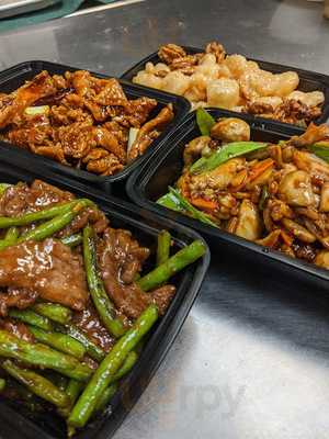 L V Chinese Seafood Restaurant