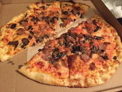 Philomena Pizza