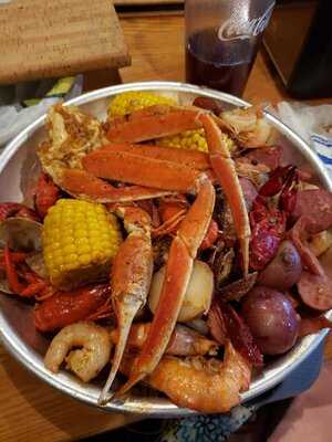 Shaking Seafood & Wings