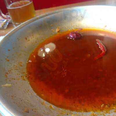 Shaking Seafood & Wings