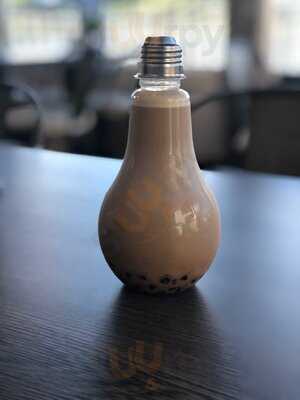 La'chloe Cafe And Rolled Ice Cream