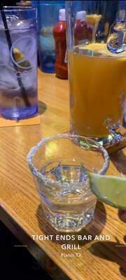 Tight Ends Bar And Grill