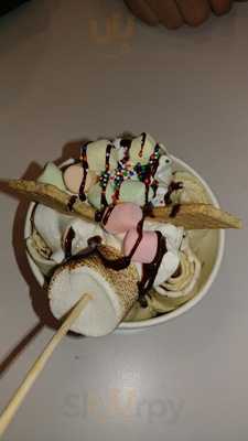 Freezing Thai Rolled Ice Cream