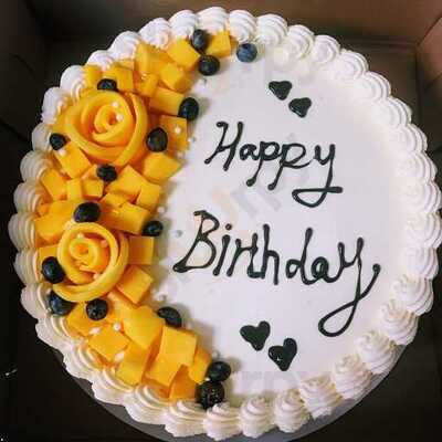 Freezing Thai Rolled Ice Cream