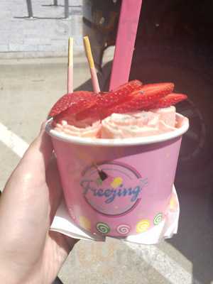 Freezing Thai Rolled Ice Cream