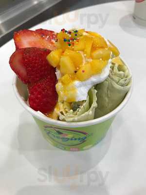 Freezing Thai Rolled Ice Cream