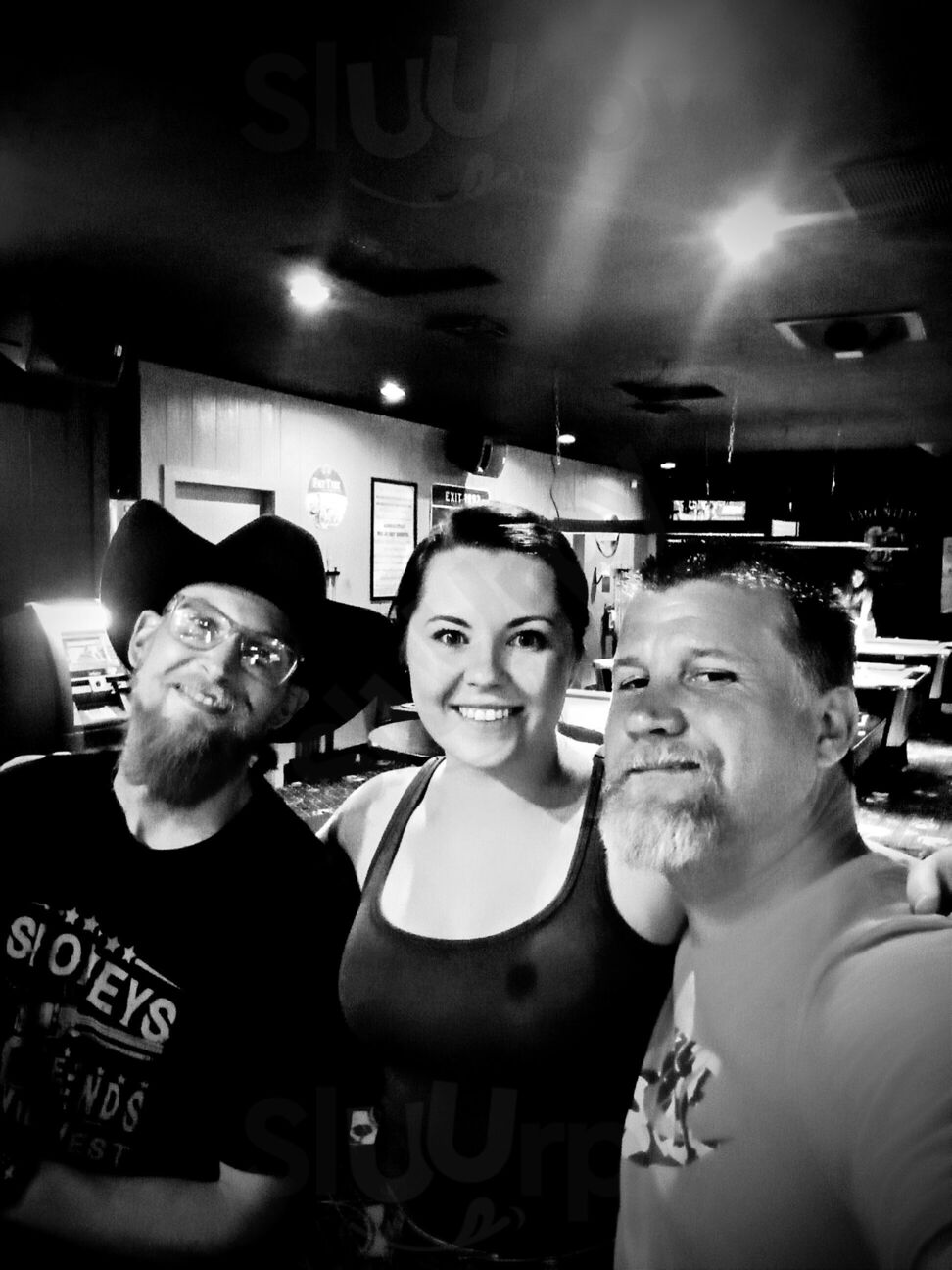 Q's Billards & Eatery