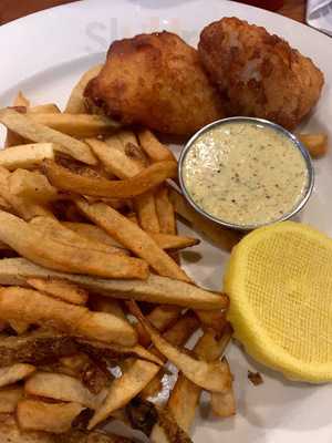 Charlies On The Avenue