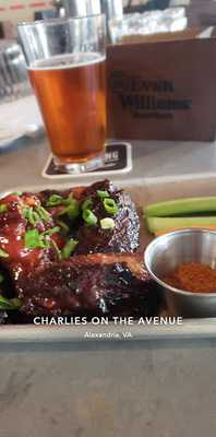 Charlies On The Avenue