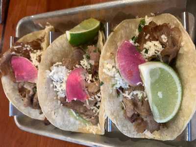 Charlies On The Avenue