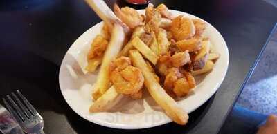 Kiki's Chicken And Waffles