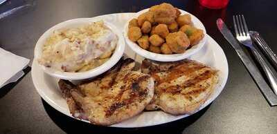 Kiki's Chicken And Waffles