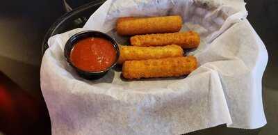 Kiki's Chicken And Waffles