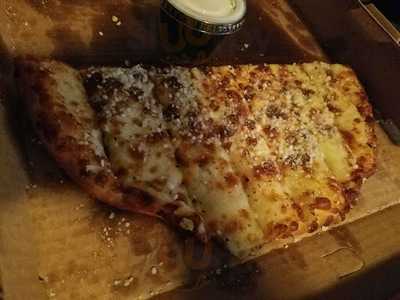 Freaky's Pizza And Wings