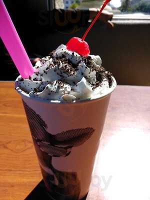 Mooyah Burgers, Fries & Shakes