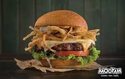 Mooyah Burgers, Fries & Shakes
