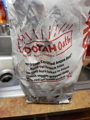 Mooyah Burgers, Fries & Shakes