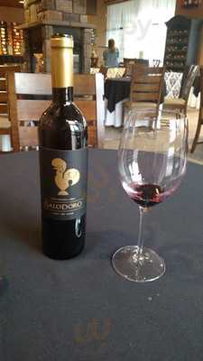 Vine Wine Shop & Lounge