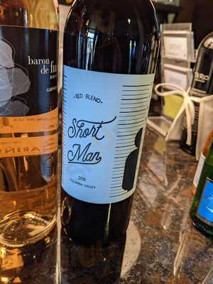 Vine Wine Shop & Lounge