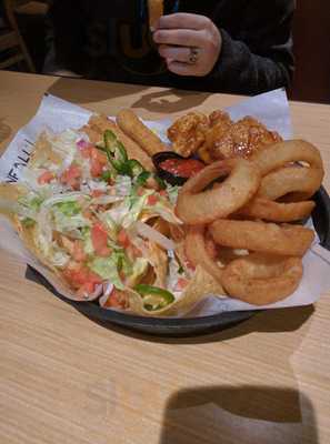 Buffalo Wild Wings Grill & Bar