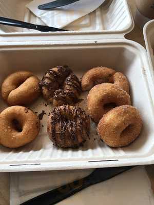 Do Good Donuts & Treats