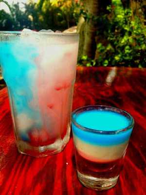 Blu Reef Bar & Grille