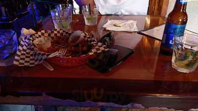 Blu Reef Bar & Grille