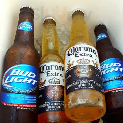 Blu Reef Bar & Grille