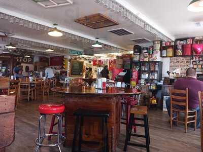 Classic's Deli & Catering