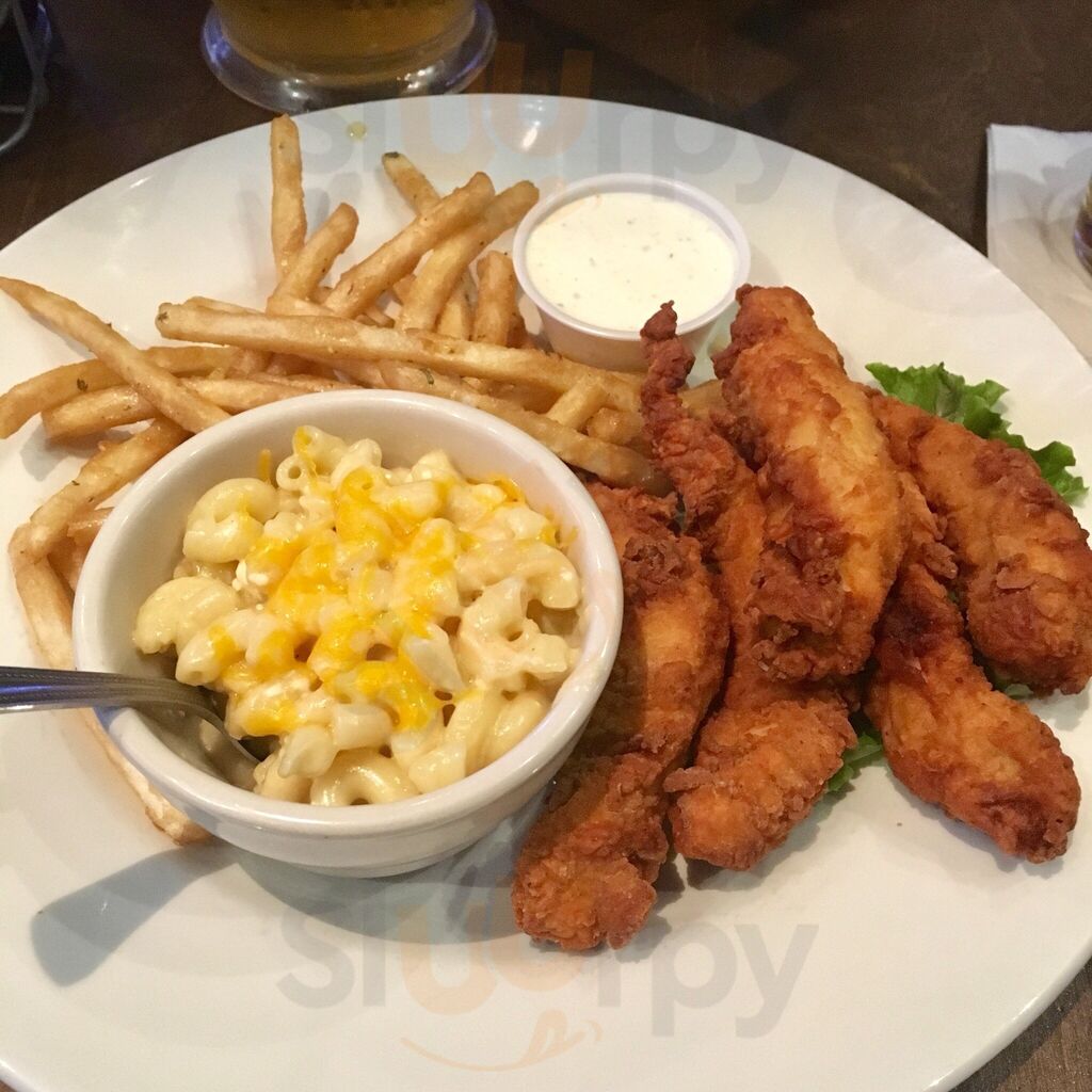 Tailgaters Sports Bar & Grill