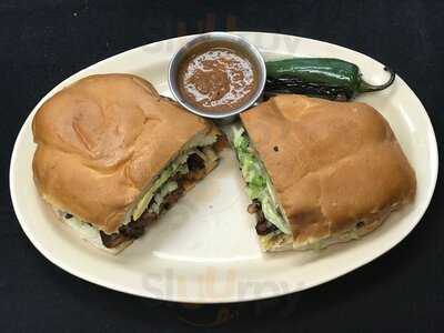 Guanaquita's Tacos & Pupusas