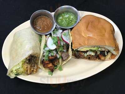 Guanaquita's Tacos & Pupusas