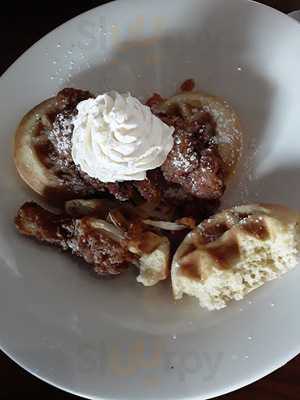 Mugshots Grill & Bar