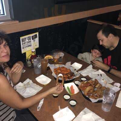 Buffalo Wild Wings Grill & Bar