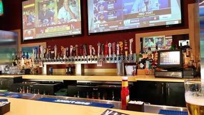 Buffalo Wild Wings Grill & Bar