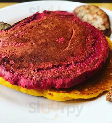 Fresh Hub Juice Bar Cafe & Grill