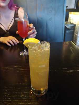 The Gas Lantern Drinking Company