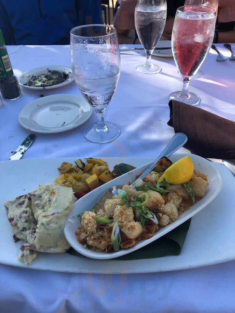 Island Breeze Caribbean Grill