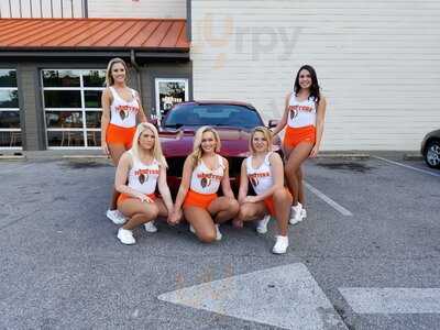 Hooters
